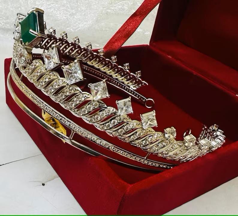 12ct Emerald 10ct Lab Grow Diamond 925 Sterling Silver Tiara