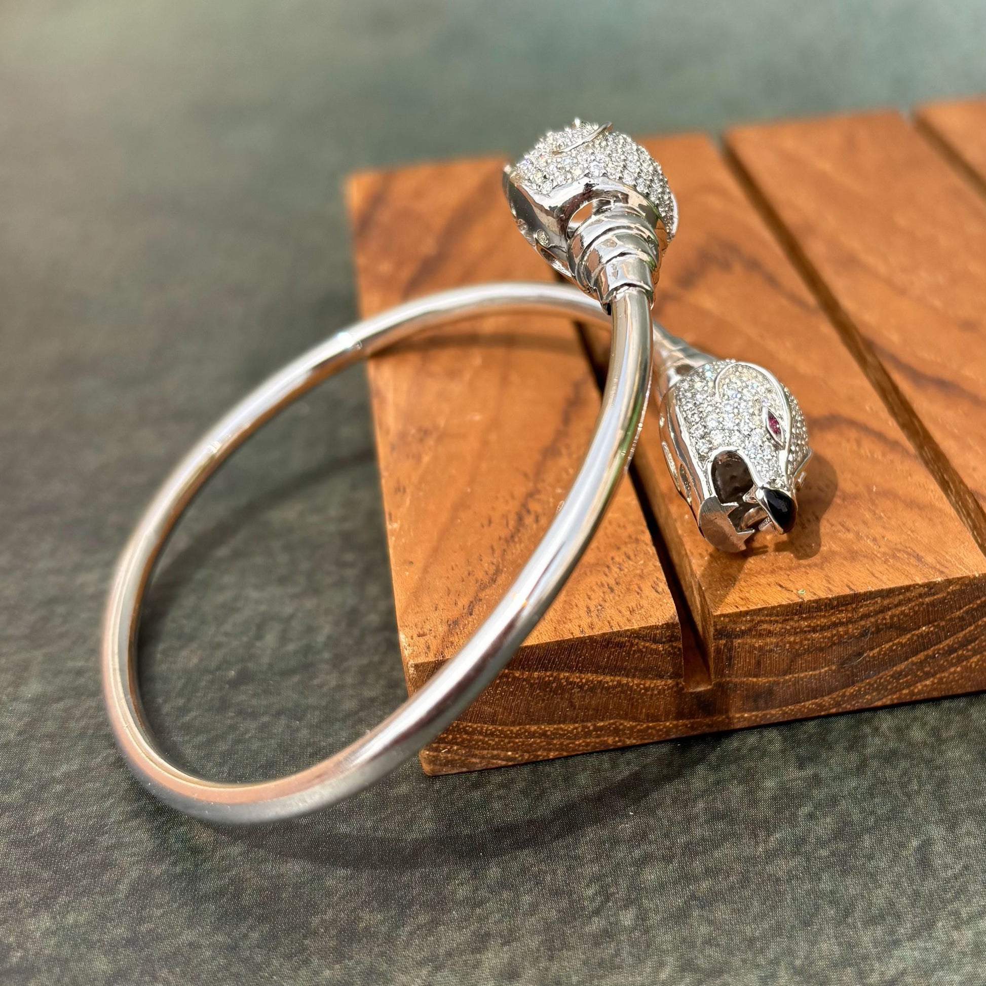 Twin panther twist bracelet for women. Fine jewelry.