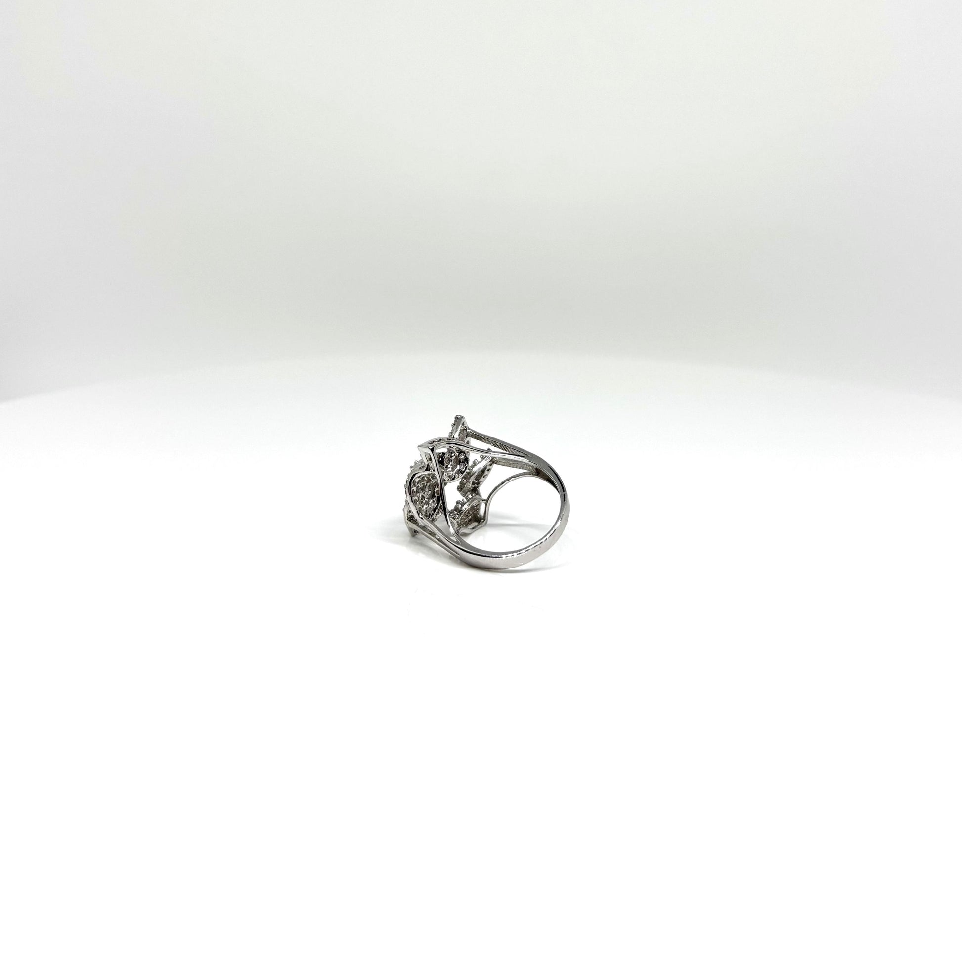 Statement Ring for women. Flower Design.