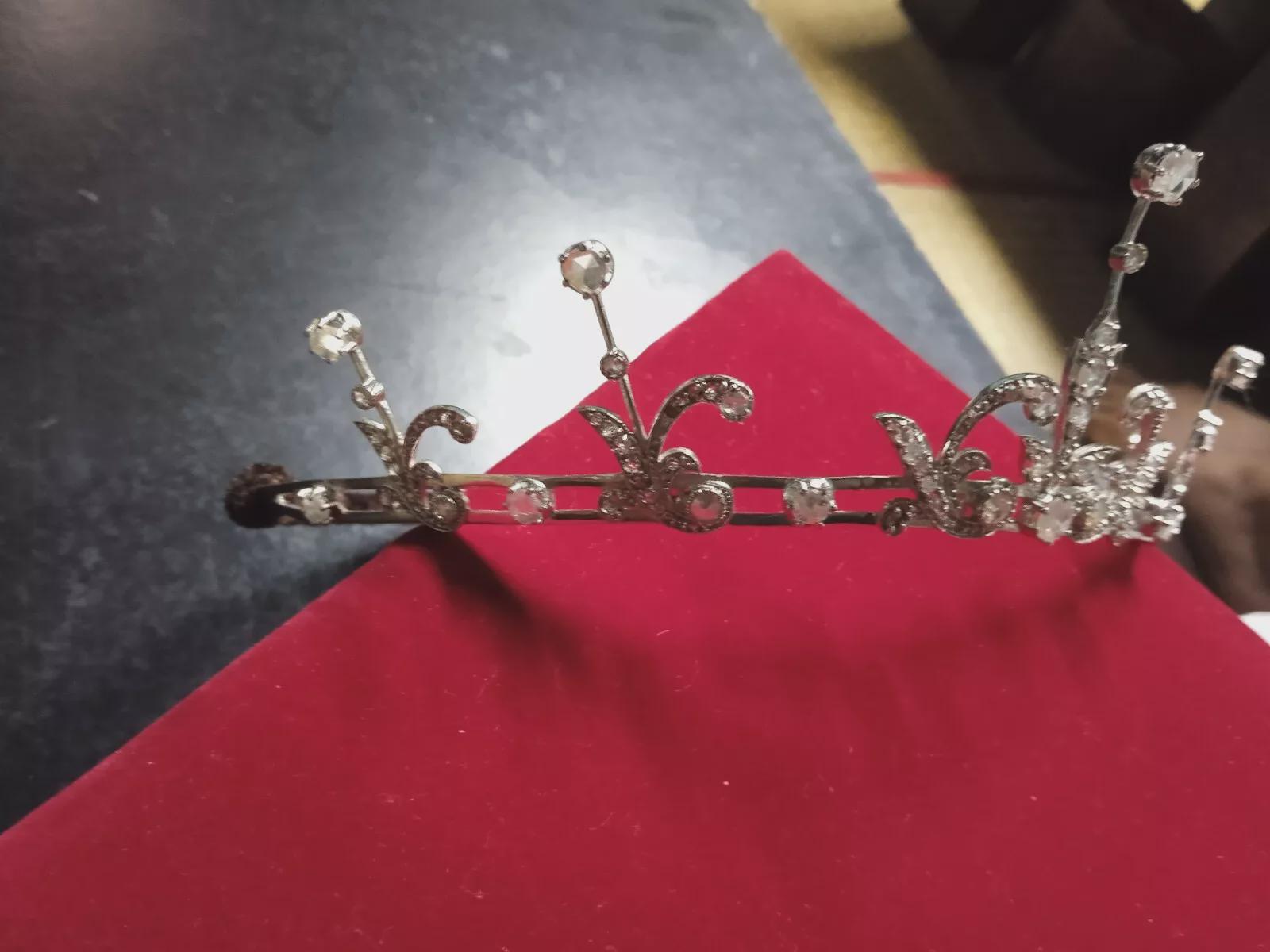 Royal Bridal Tiara Jewelry.