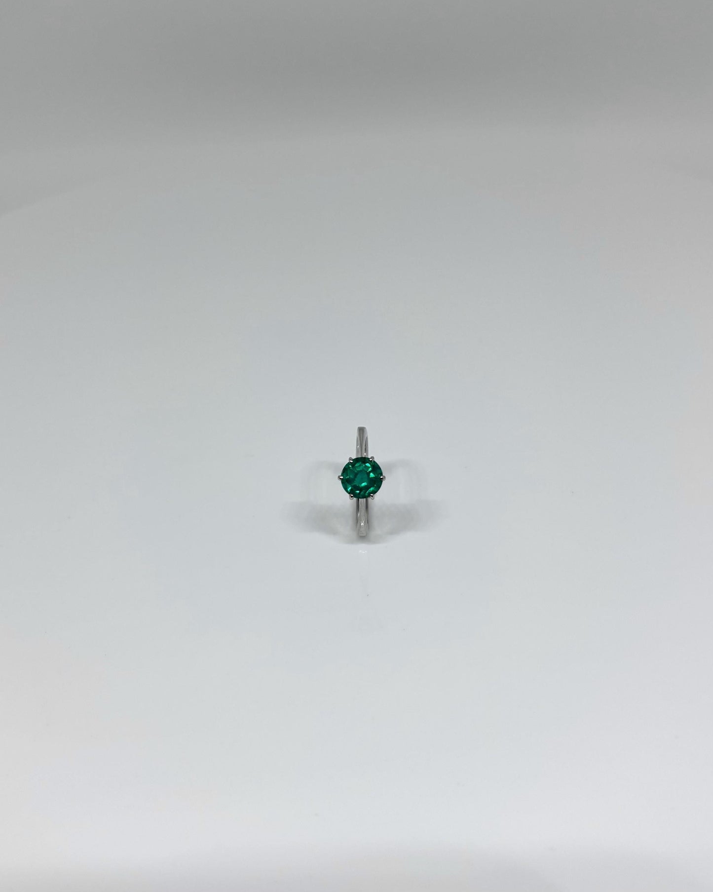 Green Simulated gemstone women's ring. Silver 925.
