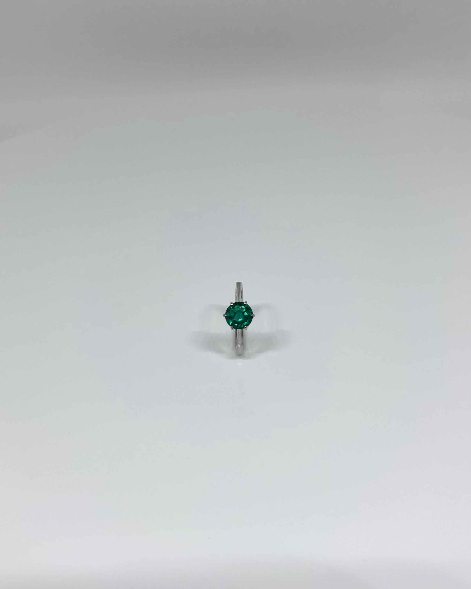Green Simulated gemstone women's ring. Silver 925.