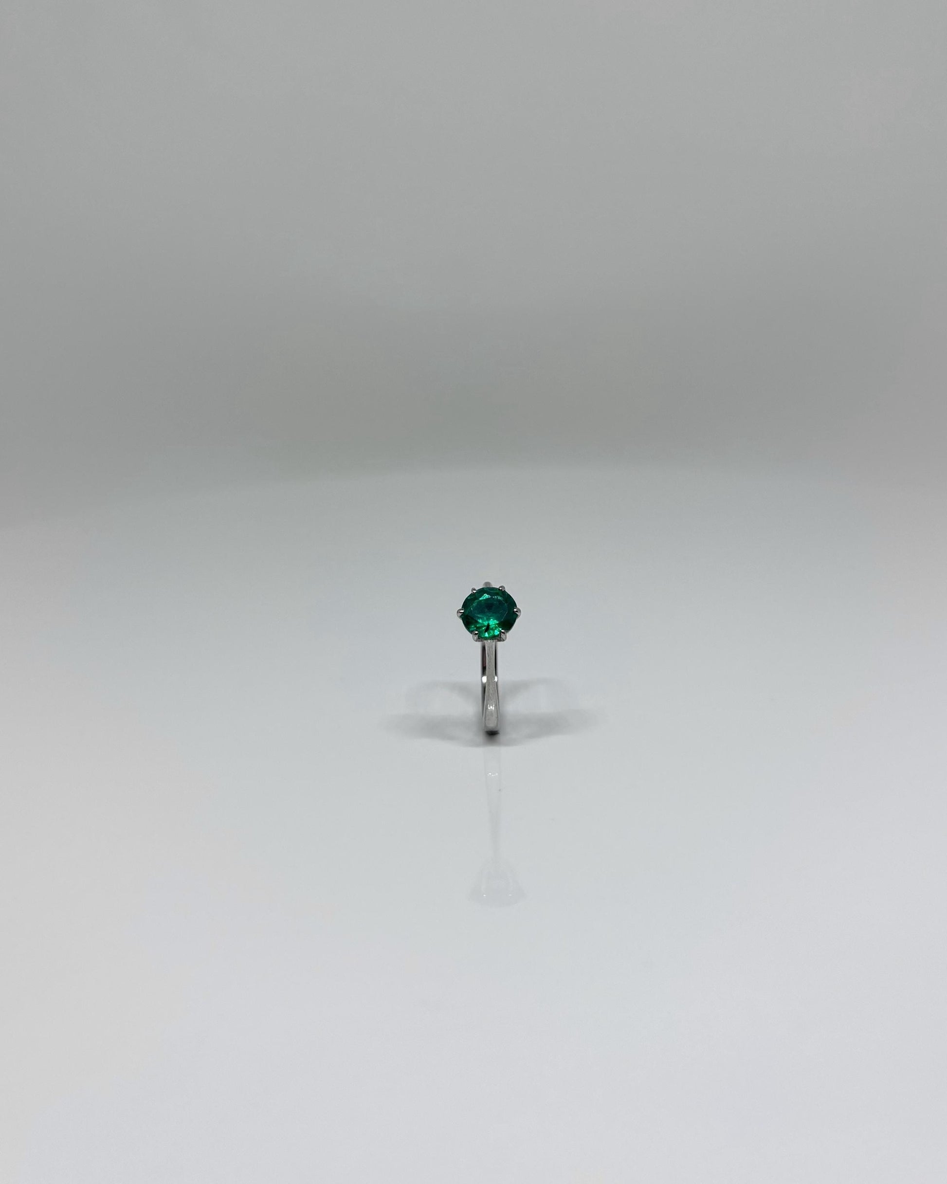 Green Simulated gemstone women's ring. Silver 925.
