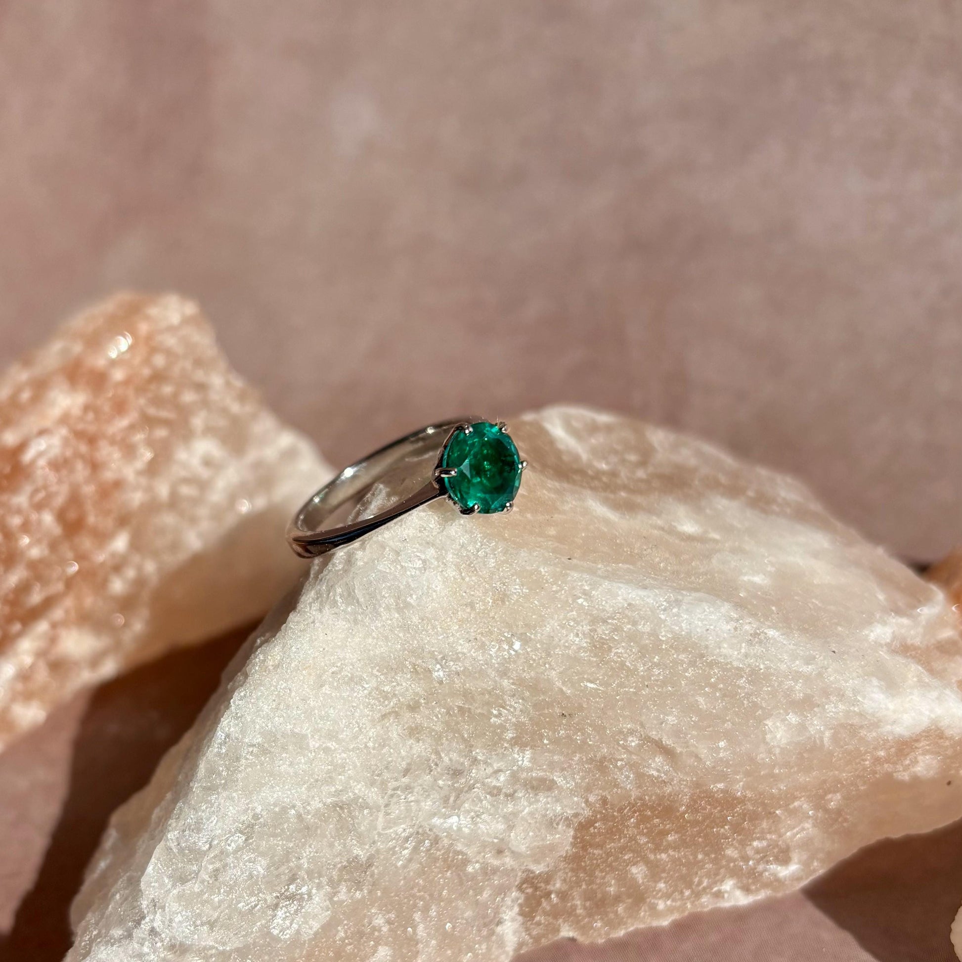 Green Simulated gemstone women's ring. Silver 925.