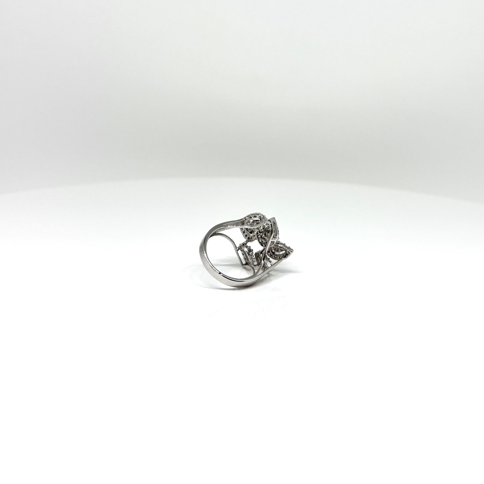 Statement Ring for women. Flower Design.