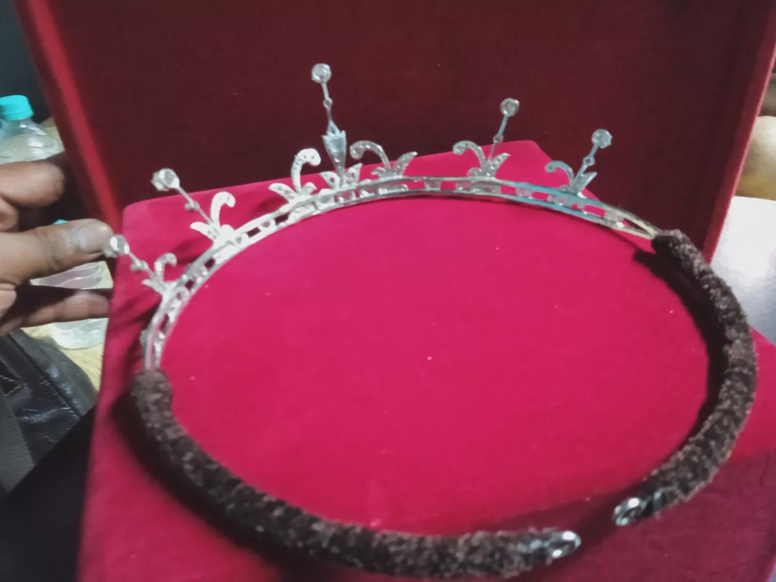 Royal Bridal Tiara Jewelry.