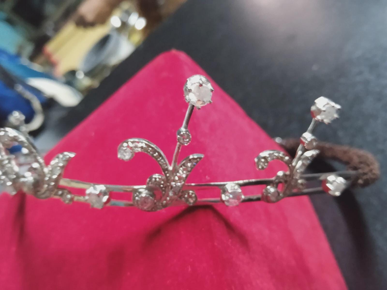 Royal Bridal Tiara Jewelry.