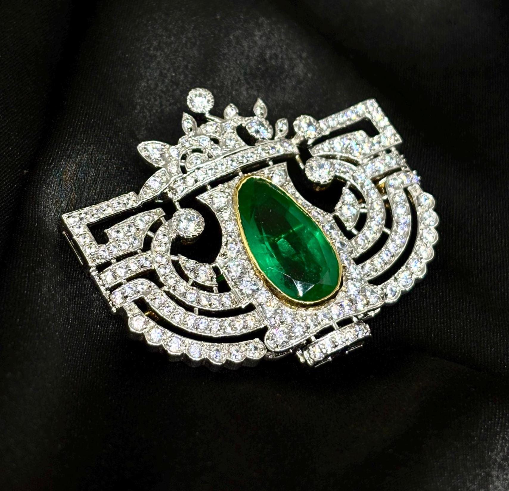 25ct Emerald 4ct Lab Diamond 925 Sterling Silver Brooch