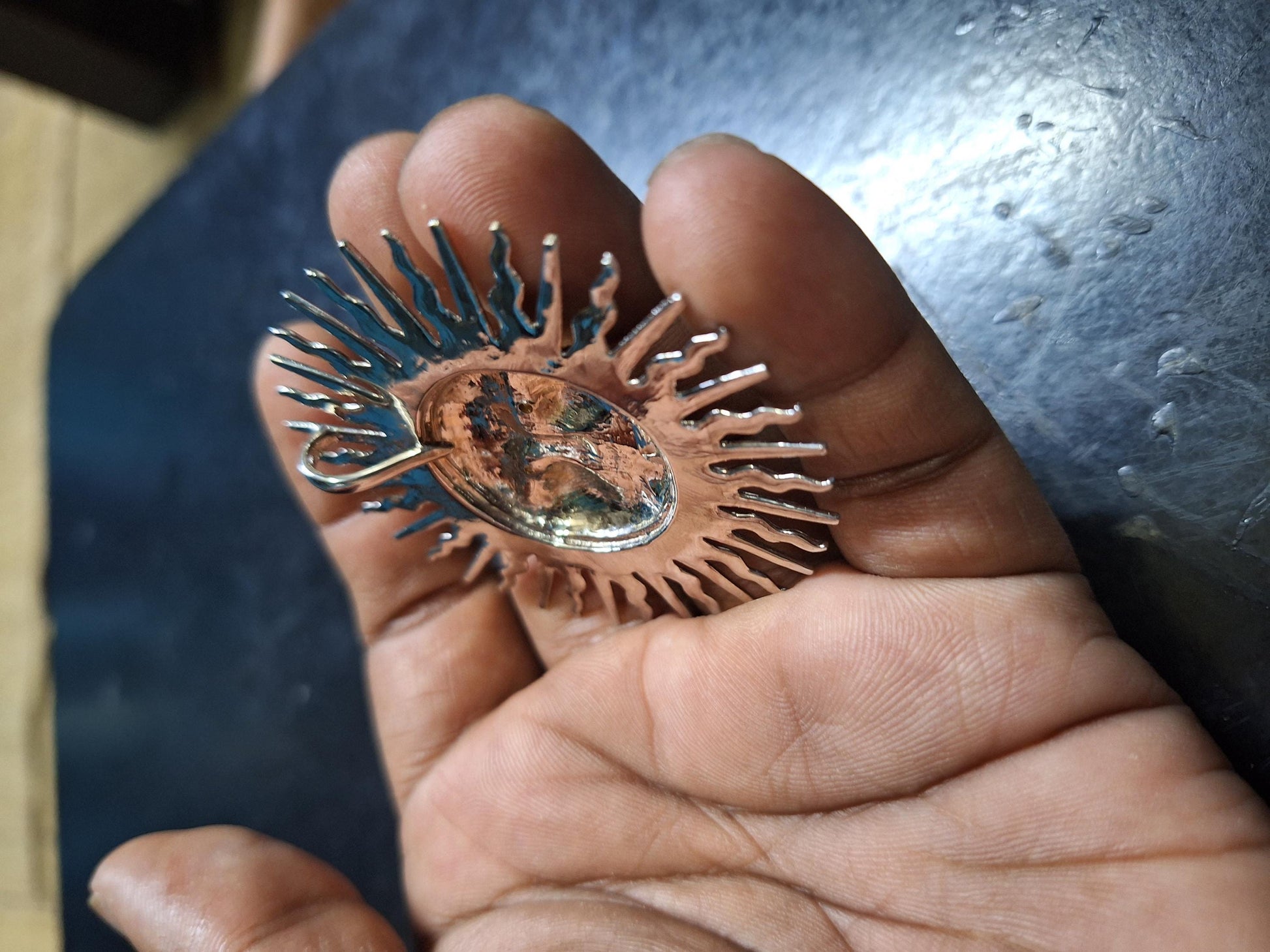 10 Cent Golden Topaz On Eyes Sparking Sun 925 Sterling Silver Brooch