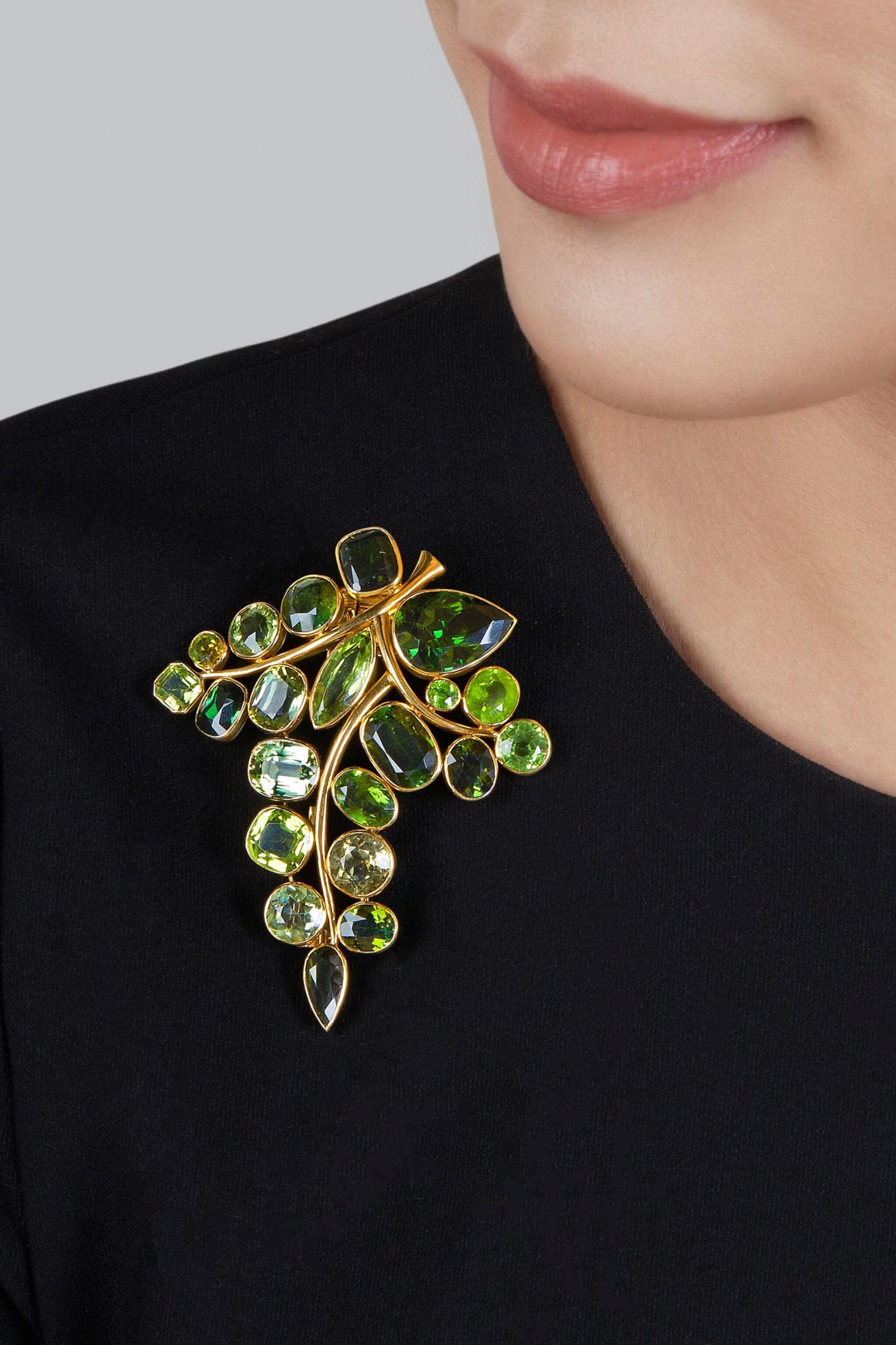 25 CT Natural Peridot 925 Sterling Silver Brooch