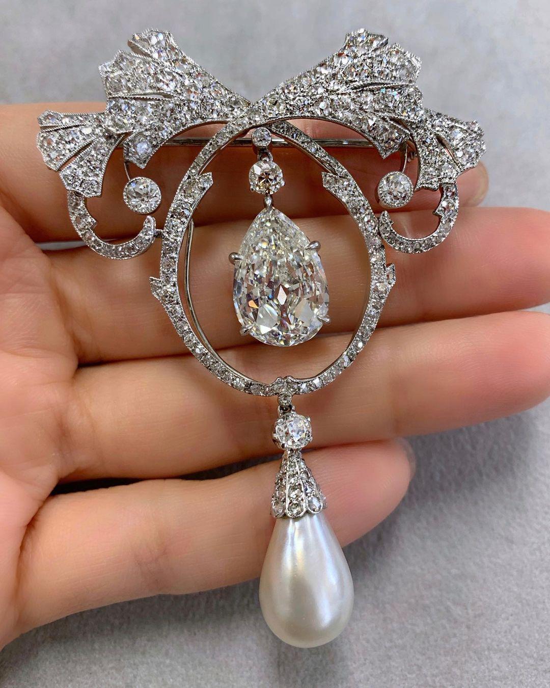 12ct Diamond 10ct Pearl 925 Sterling Silver Brooch