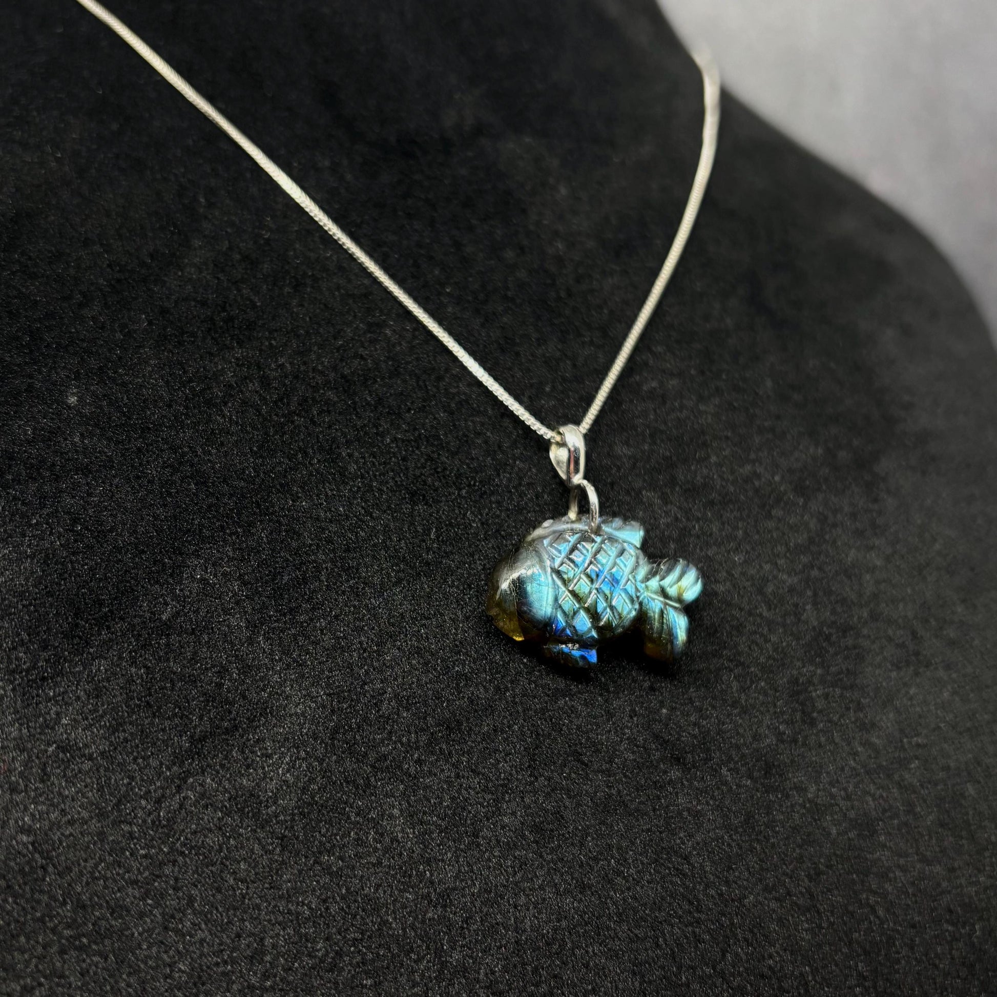 Silver Labradorite pendant. Fish carved pendant.