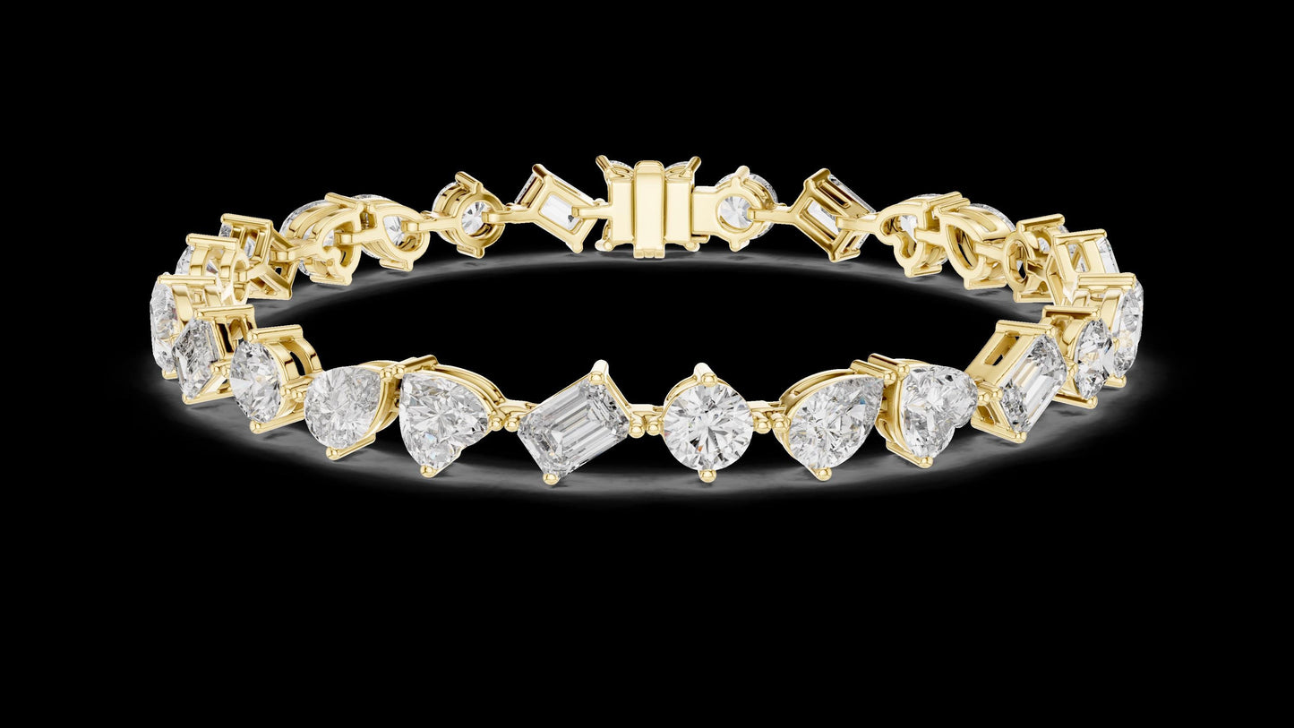 Unique Designer Bracelet high-end Jewelry. For women. Diamond. 14 Karat Gold.