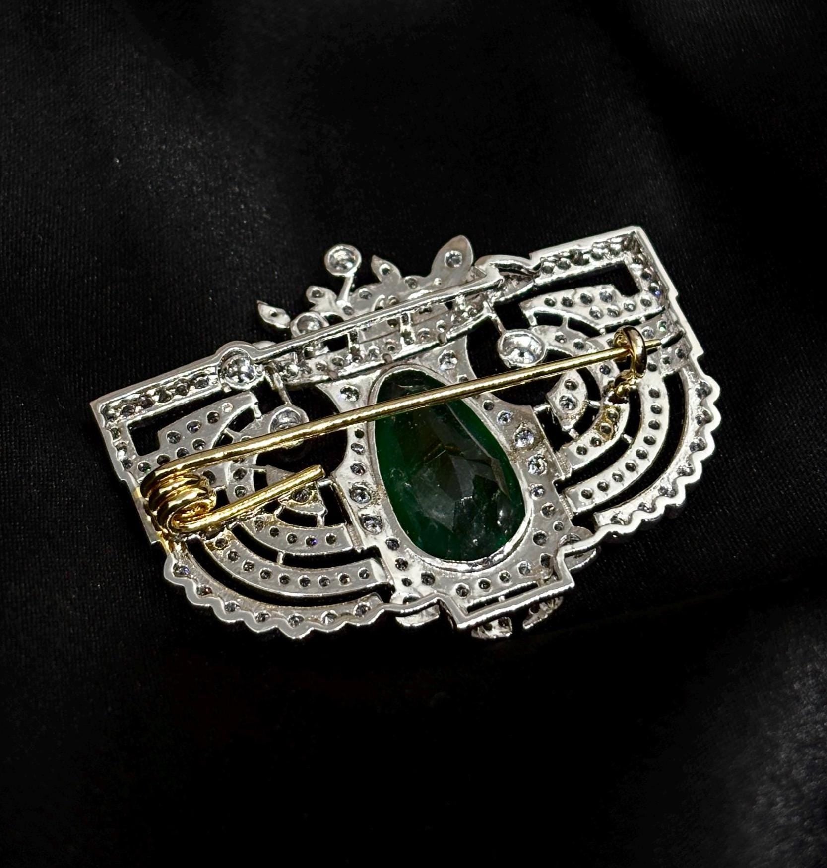 25ct Emerald 4ct Lab Diamond 925 Sterling Silver Brooch