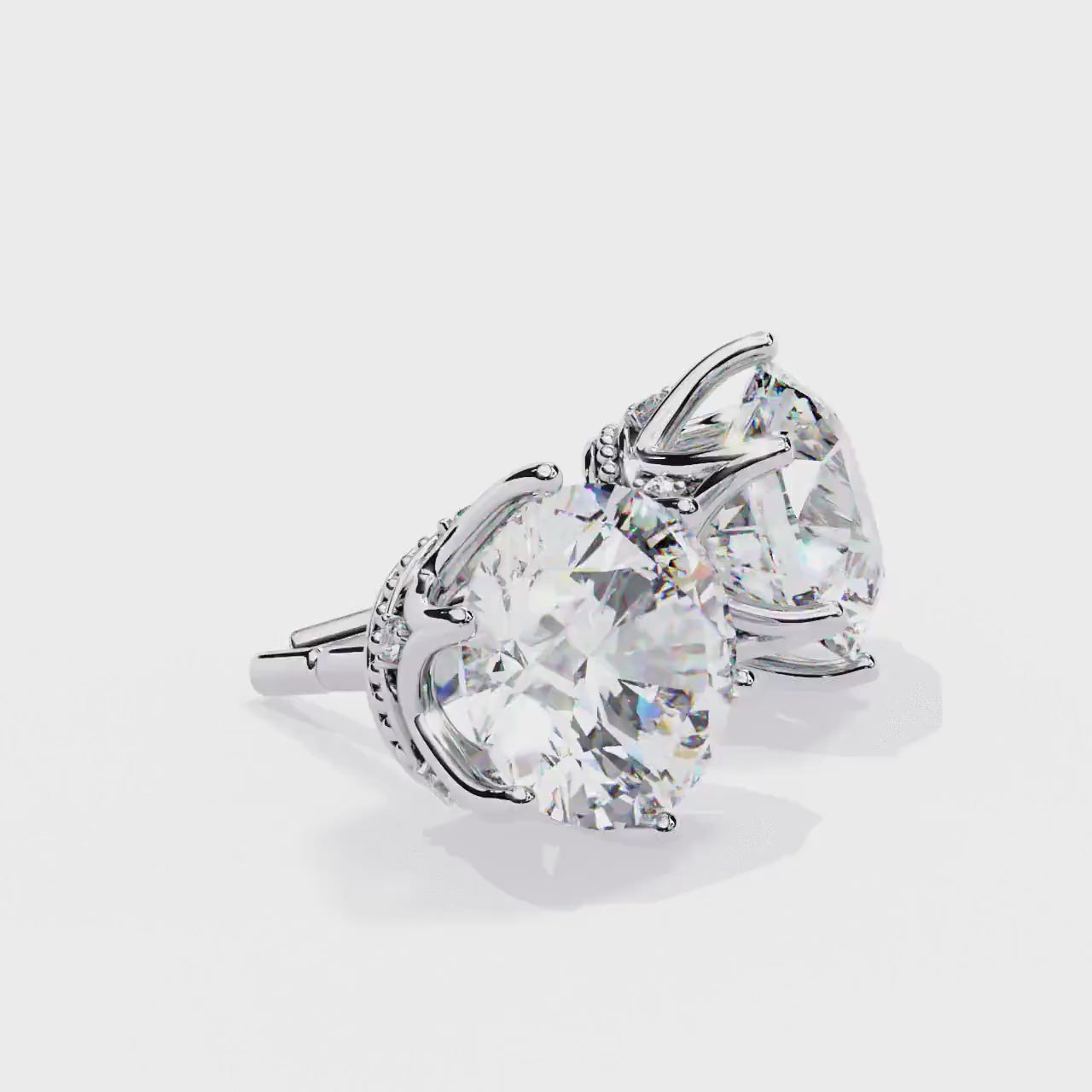 Stud Earring. Gold earring. Crown Style.