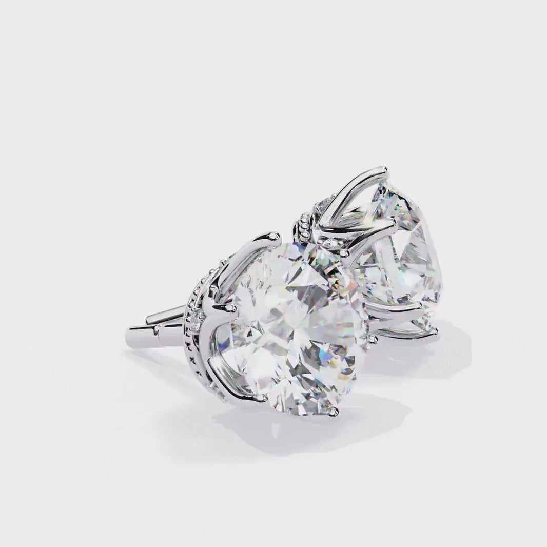 Stud Earring. Gold earring. Crown Style.