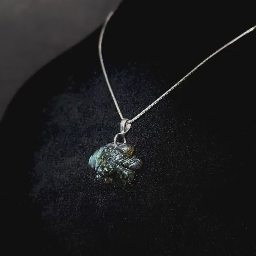 Silver Labradorite pendant. Fish carved pendant.